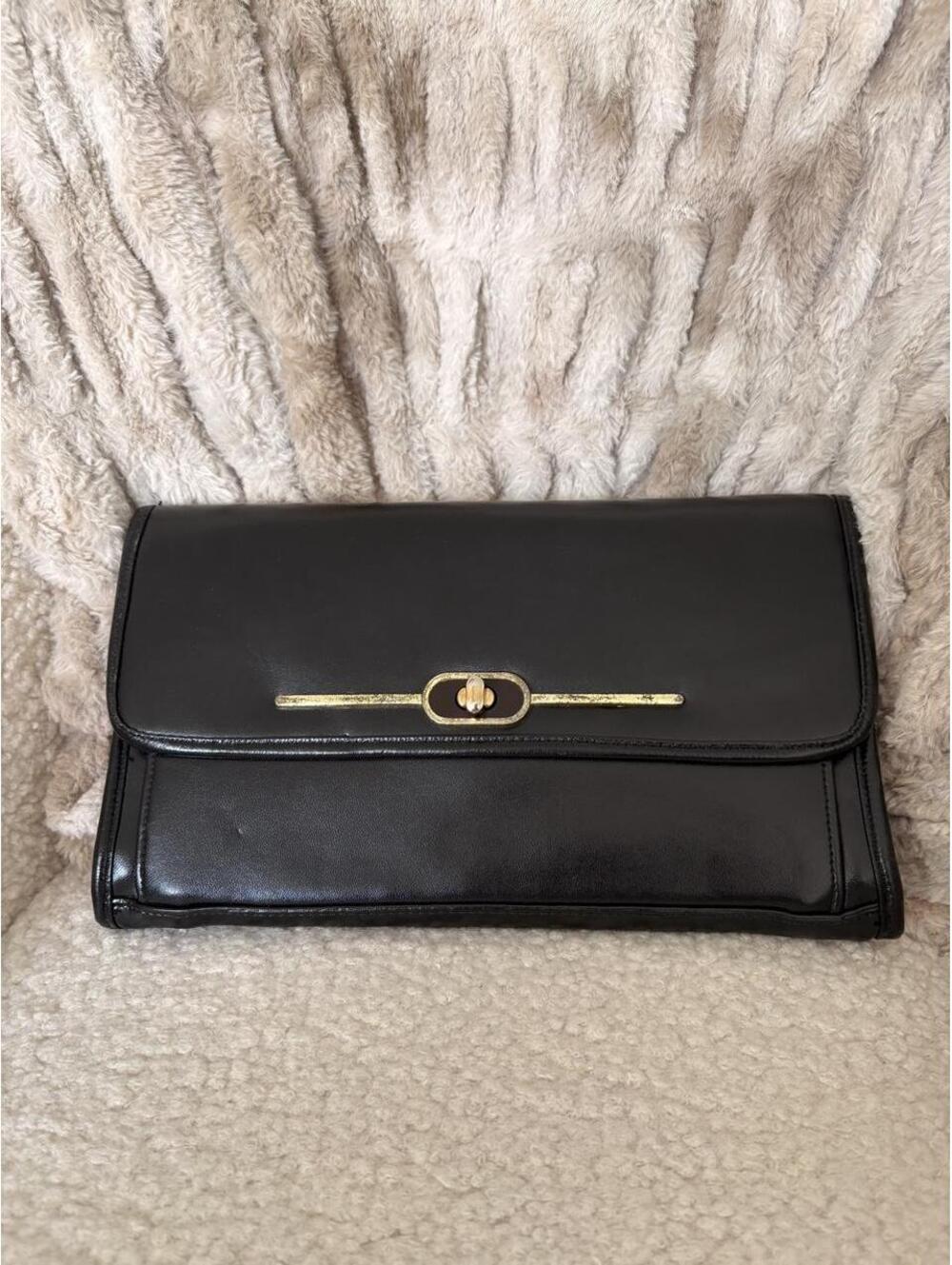 VINTAGE LEATHER CLUTCH WITH COMB AND MIRROR